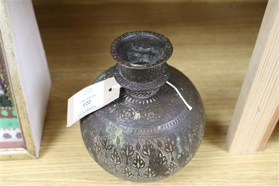 An Indian Mughal style bronze huqqa base, 18th/19th century height 16cm